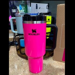 Stanley 40oz Quencher H2O Flowstate Tumbler-Electric Pink